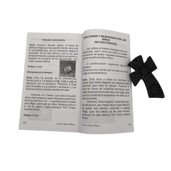 Book - Santo Rosario, Novenario y Cantos para Difuntos