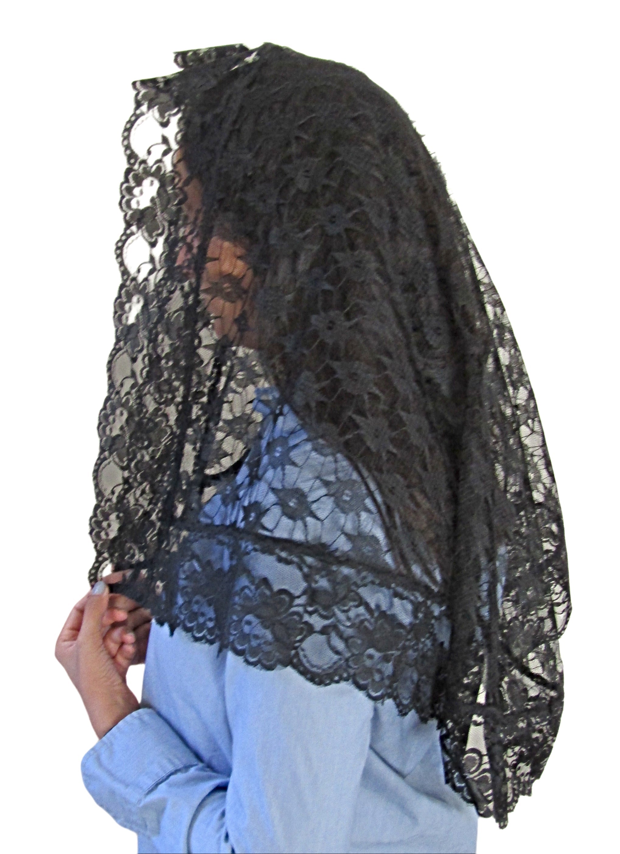 Veil - Lace w/ Lace trimmed Mantilla (2100)