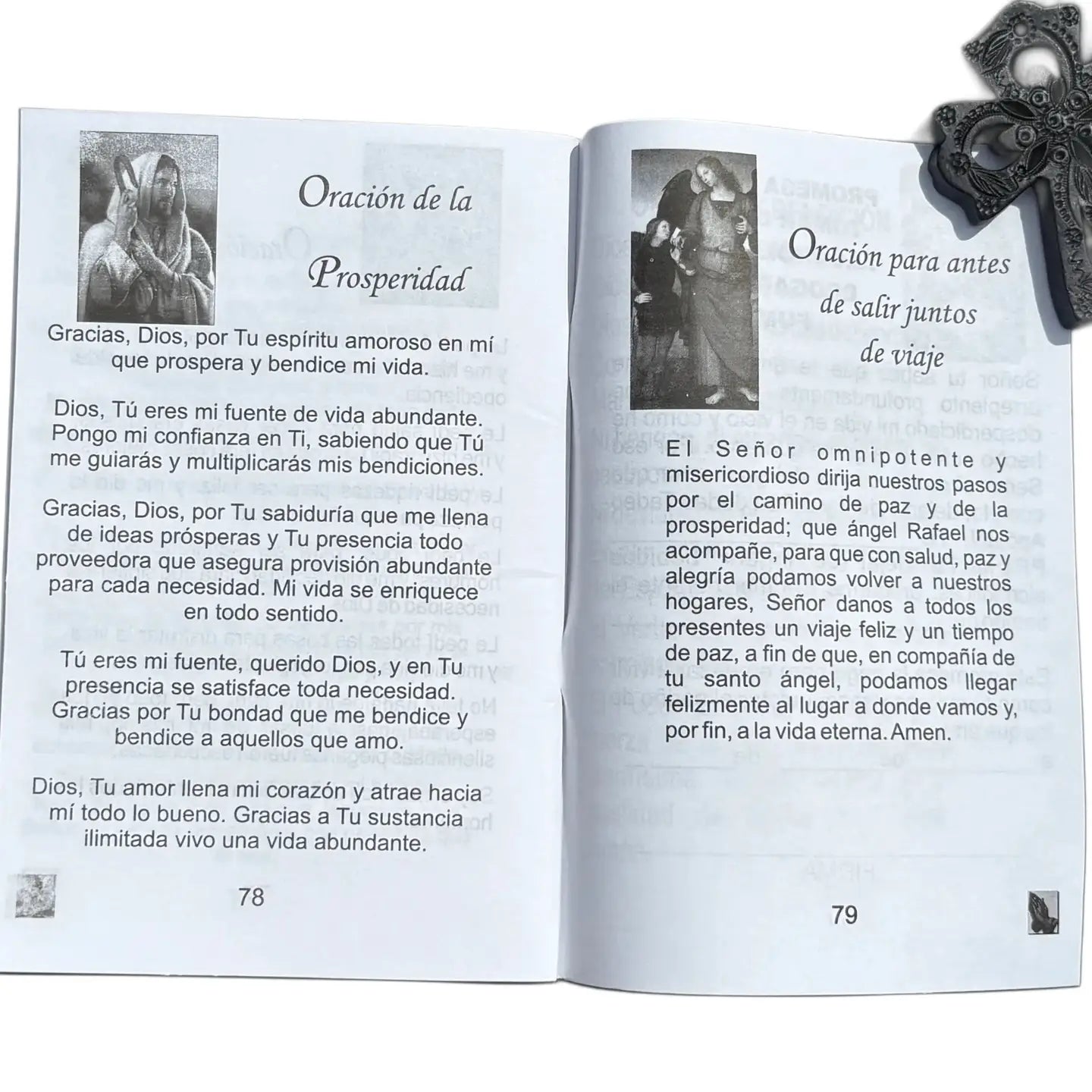 Oraciones para Toda Ocasión y El Santo Rosario Book