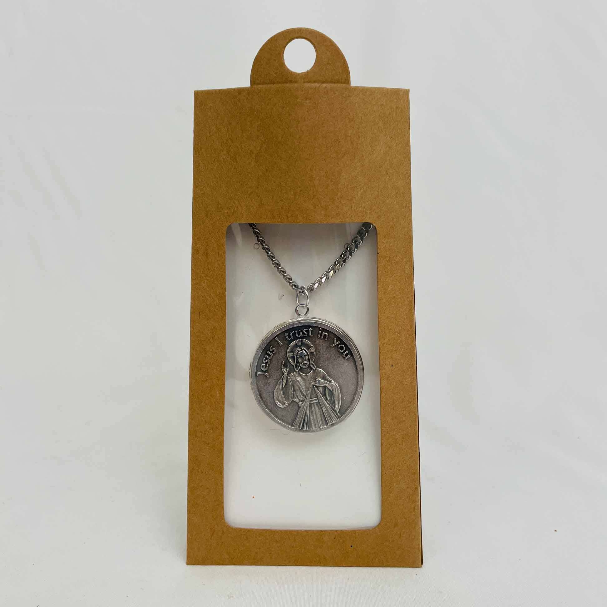 DIVINE MERCY SS Locket w/chain  